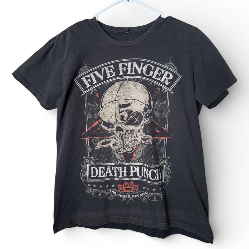 Five Finger Death Punch Las Vegas graphic T-shirt medium